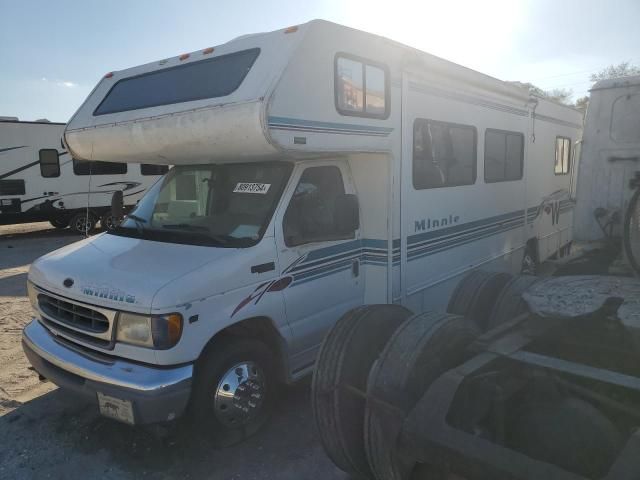 2000 Winnebago 2000 Ford Econoline E450 Super Duty Cutaway Van