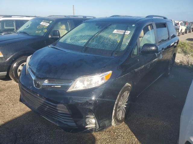 2020 Toyota Sienna XLE