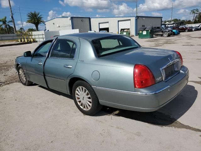 2005 Lincoln Town Car Signature Limited