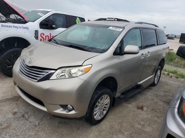 2015 Toyota Sienna XLE