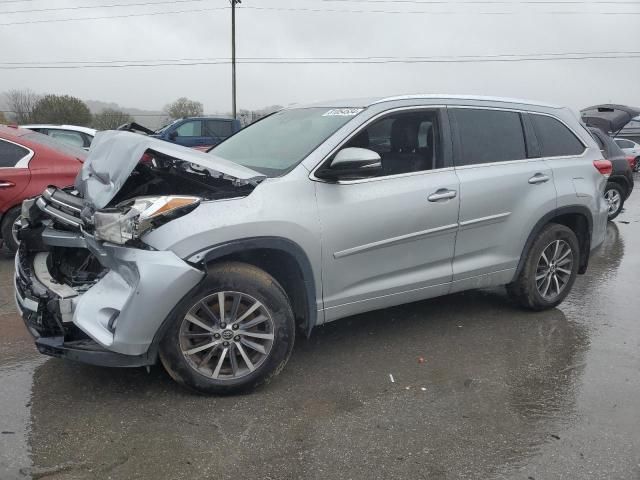 2017 Toyota Highlander SE