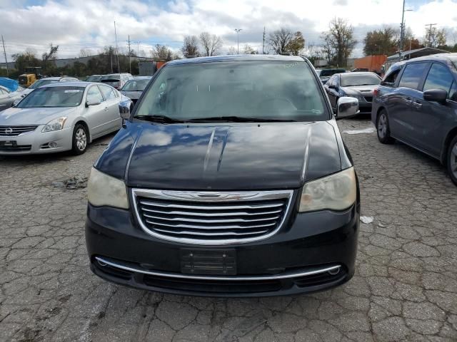 2013 Chrysler Town & Country Touring L