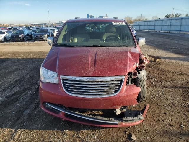 2014 Chrysler Town & Country Touring L