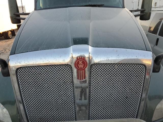 2019 Kenworth Construction T680