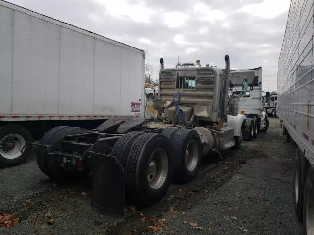 2013 Kenworth Construction W900