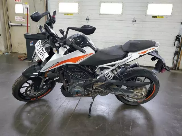 2022 KTM 390 Duke