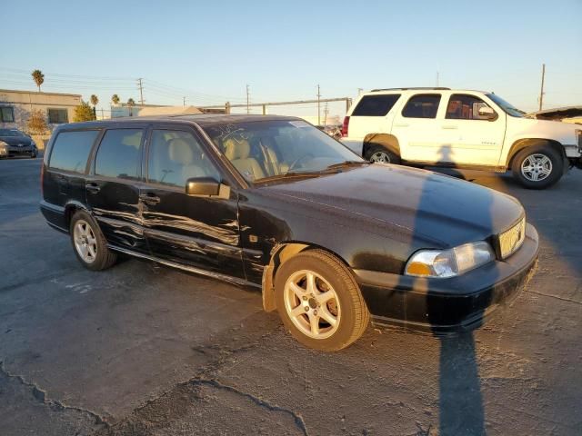 2000 Volvo V70 Base