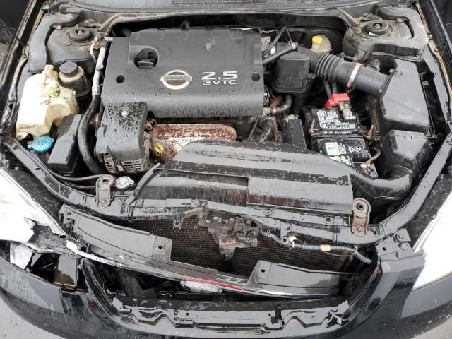 2004 Nissan Altima Base