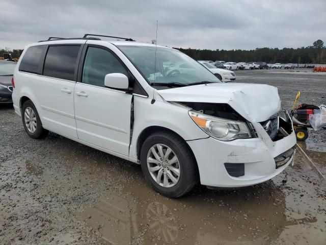 2014 Volkswagen Routan SE