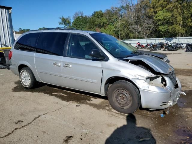 2006 Chrysler Town & Country LX