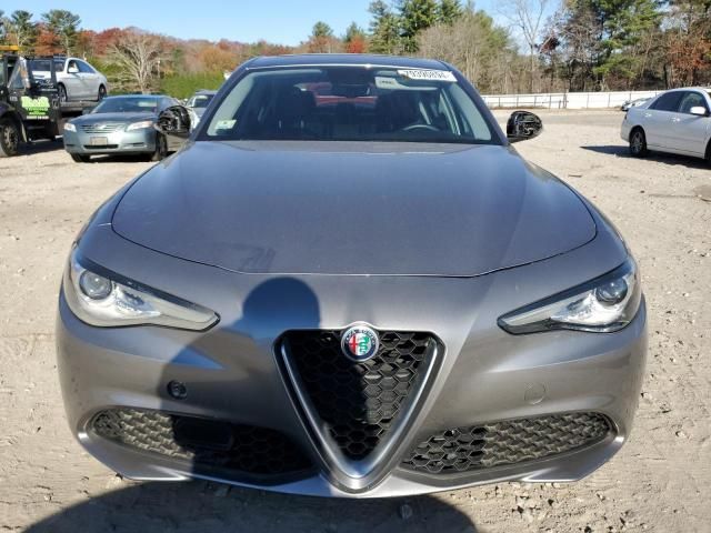 2017 Alfa Romeo Giulia Q4