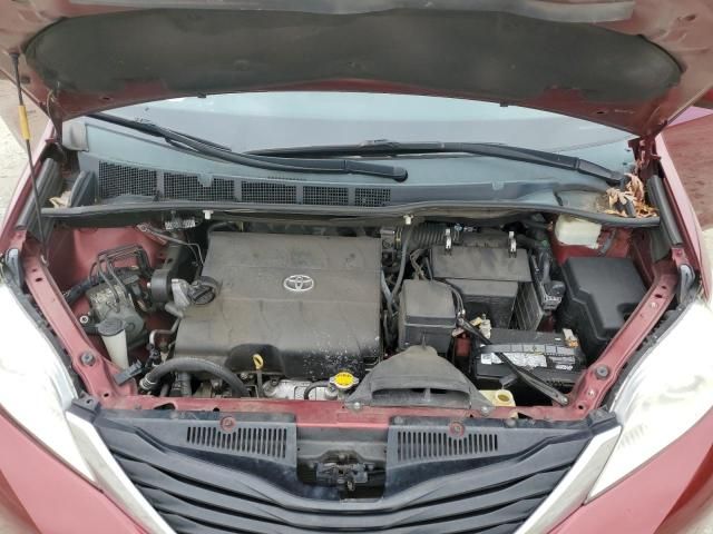 2014 Toyota Sienna LE