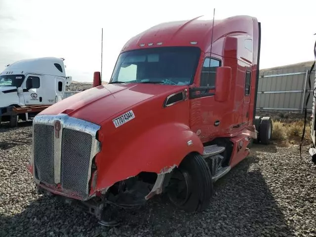 2019 Kenworth Construction T680