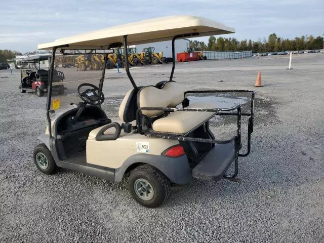 2010 Golf Club Car