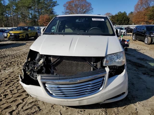 2013 Chrysler Town & Country Touring