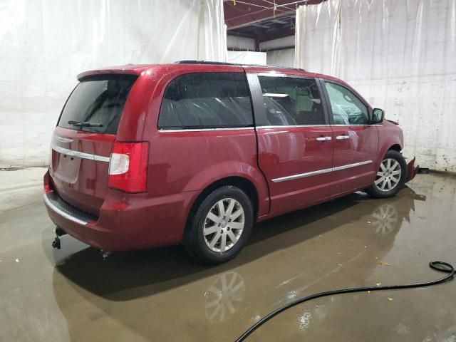 2016 Chrysler Town & Country Touring