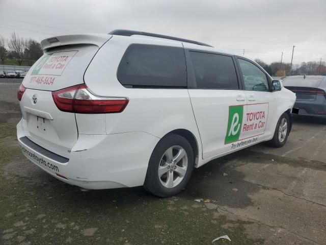 2017 Toyota Sienna LE