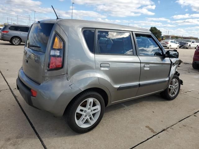 2010 KIA Soul +