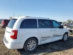 2016 Chrysler Town & Country Limited Platinum