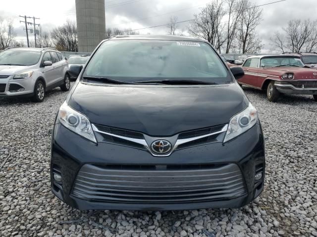 2018 Toyota Sienna XLE