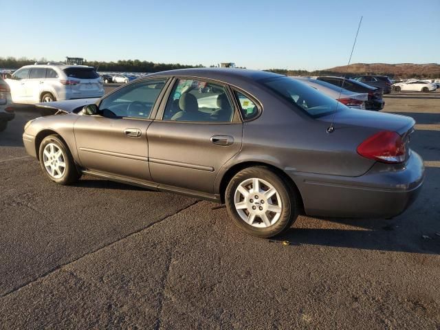 2005 Ford Taurus SE