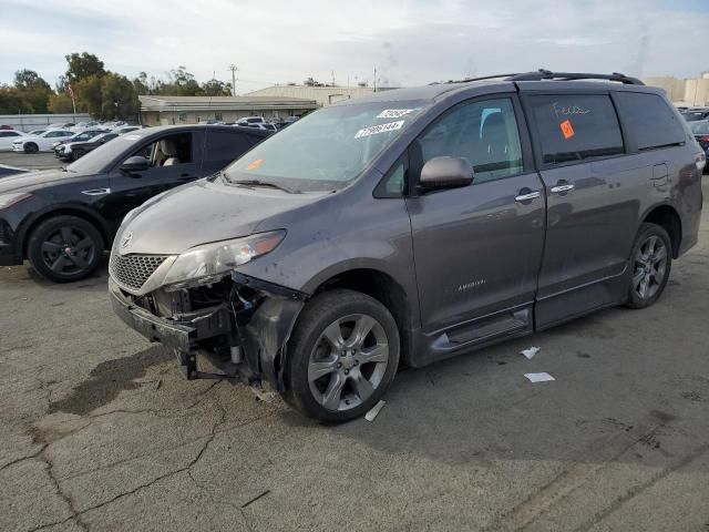 2014 Toyota Sienna Sport