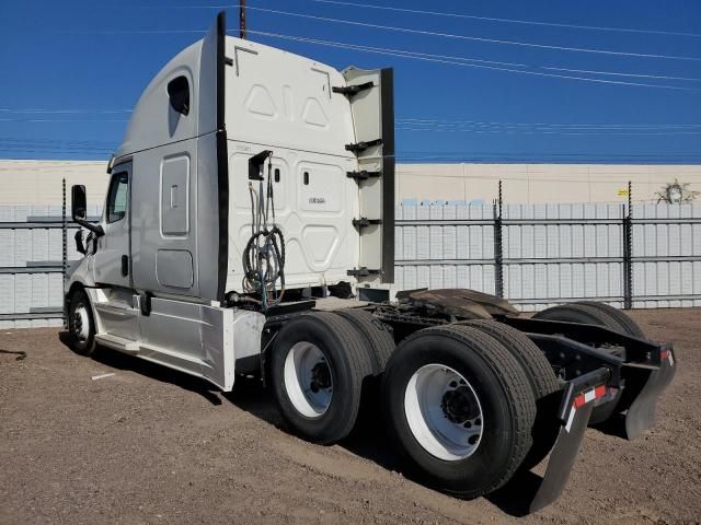 2018 Freightliner Cascadia 126