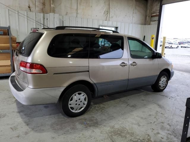 2003 Toyota Sienna LE