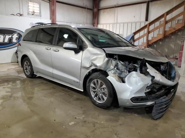 2021 Toyota Sienna LE