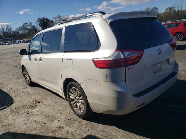 2016 Toyota Sienna XLE