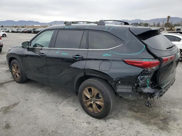 2023 Toyota Highlander Hybrid Bronze Edition