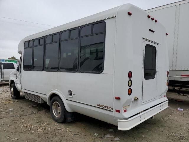 2012 Ford Econoline E350 Super Duty Cutaway Van