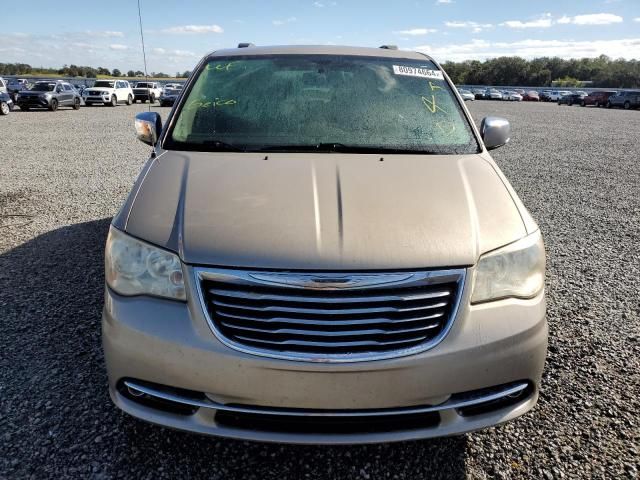 2013 Chrysler Town & Country Touring L