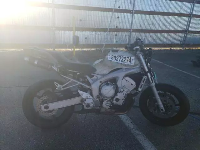 2005 Yamaha FZ6 S