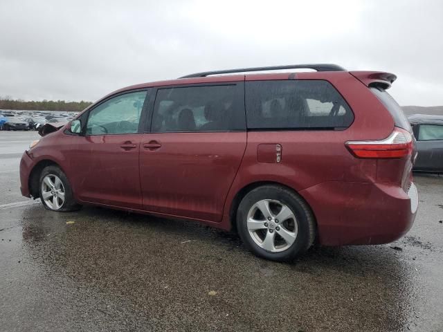 2017 Toyota Sienna LE