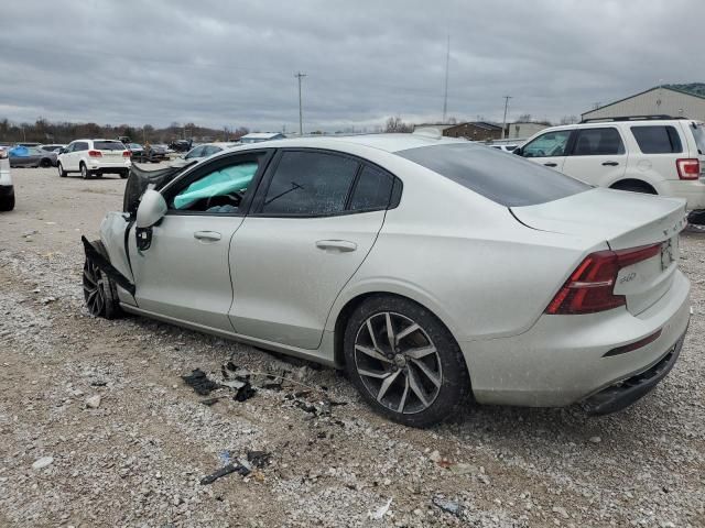 2019 Volvo S60 T6 Momentum