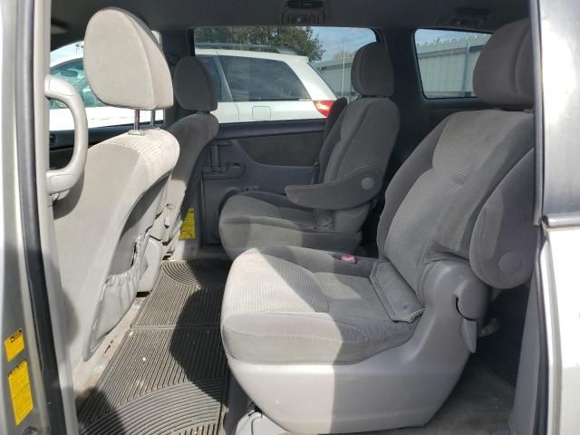 2009 Toyota Sienna CE