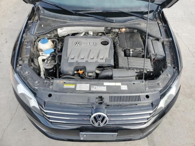 2013 Volkswagen Passat SEL