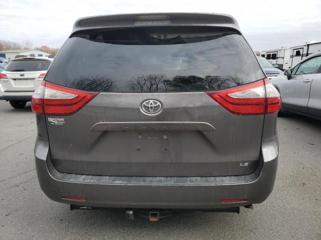 2017 Toyota Sienna LE