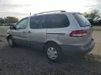 2001 Toyota Sienna LE