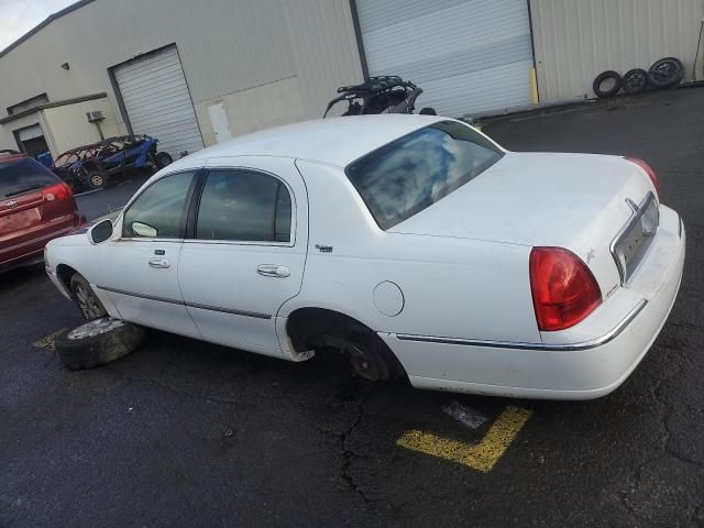 2011 Lincoln Town Car Signature Limited