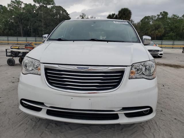 2016 Chrysler Town & Country Touring L