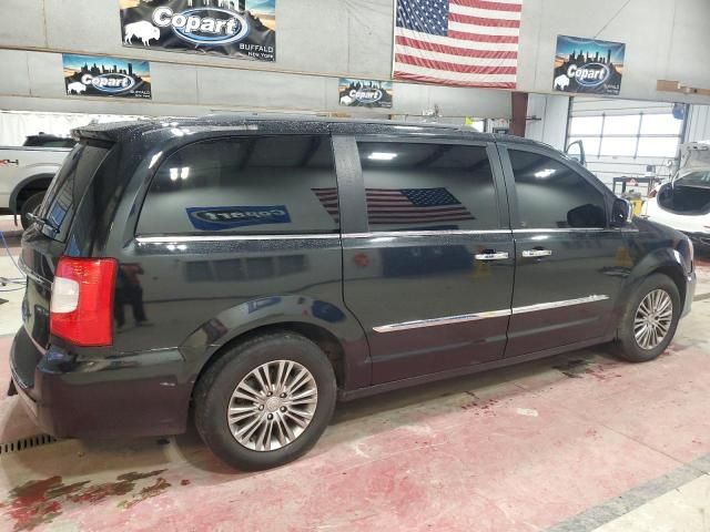 2013 Chrysler Town & Country Touring L