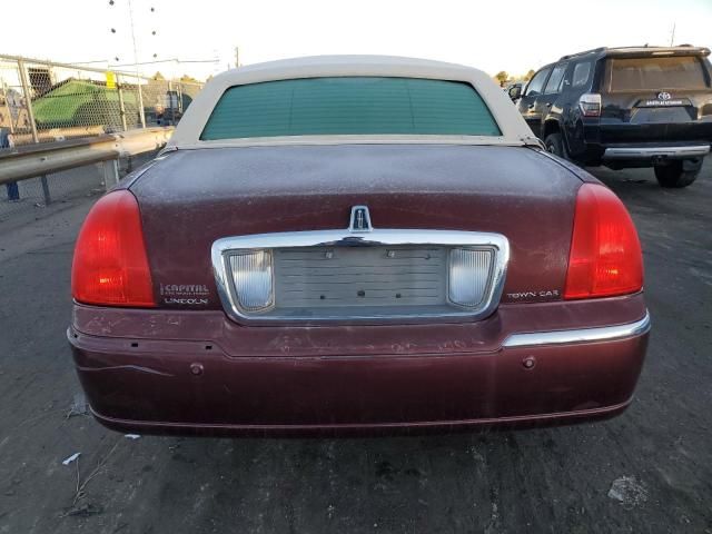 2004 Lincoln Town Car Executive