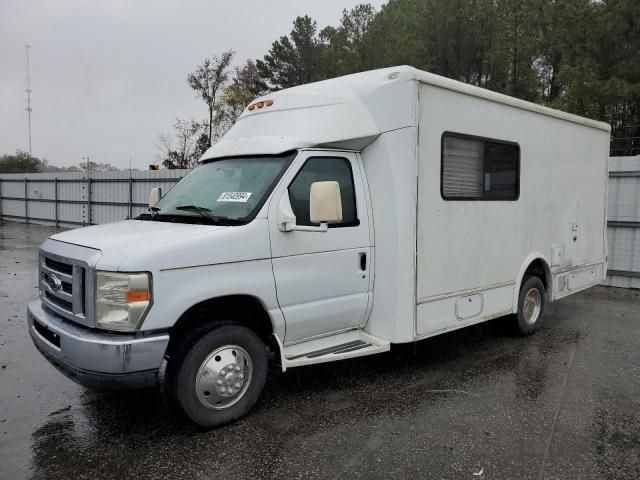 2008 Ford Econoline E450 Super Duty Cutaway Van