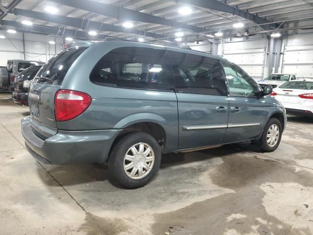 2005 Chrysler Town & Country Touring