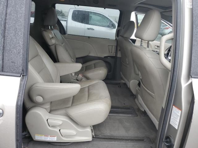 2016 Toyota Sienna XLE