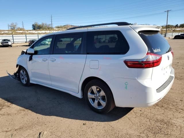 2018 Toyota Sienna LE