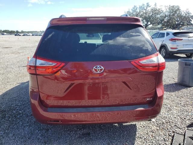 2017 Toyota Sienna XLE