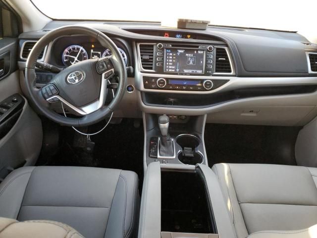 2019 Toyota Highlander SE